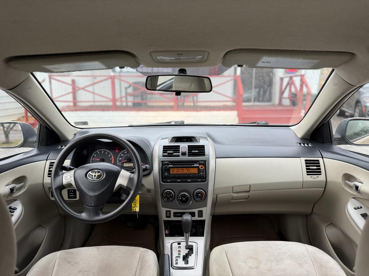 Toyota Corolla S 5-Speed MT 2012