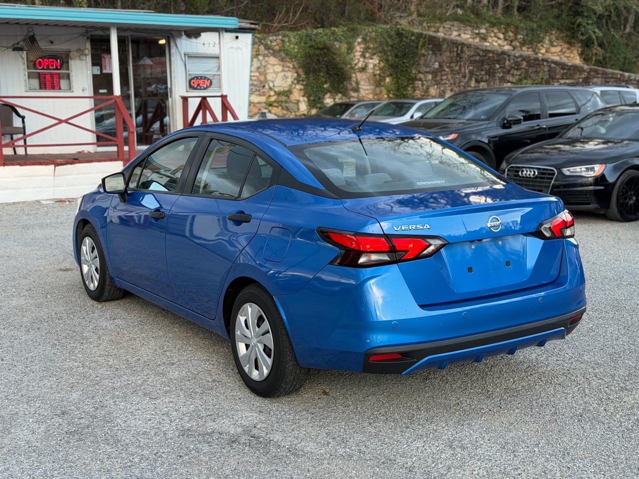 Nissan Versa S CVT 2020