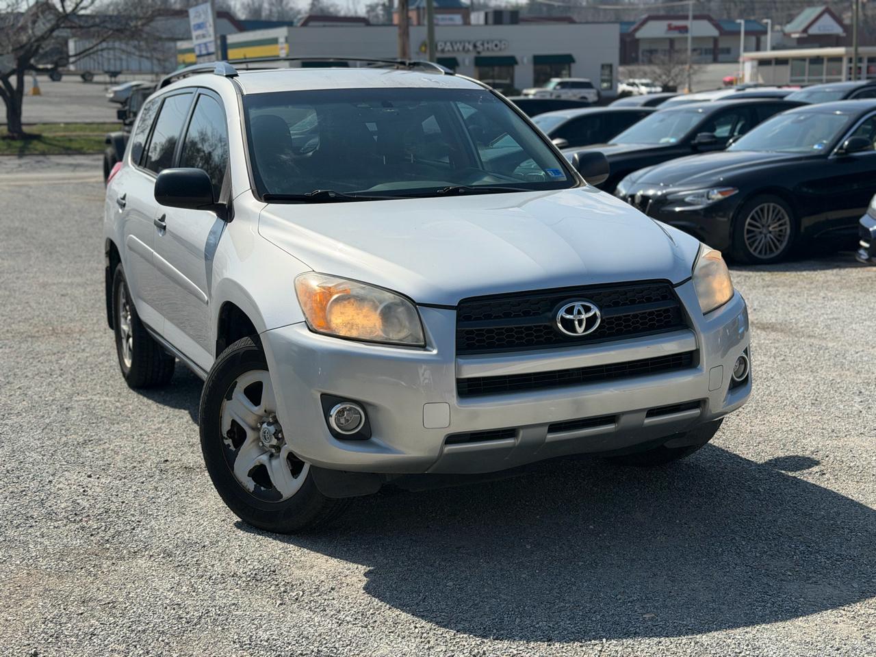 Toyota RAV4 Base I4 2WD 2011