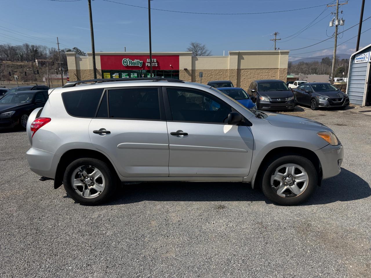 Toyota RAV4 Base I4 2WD 2011