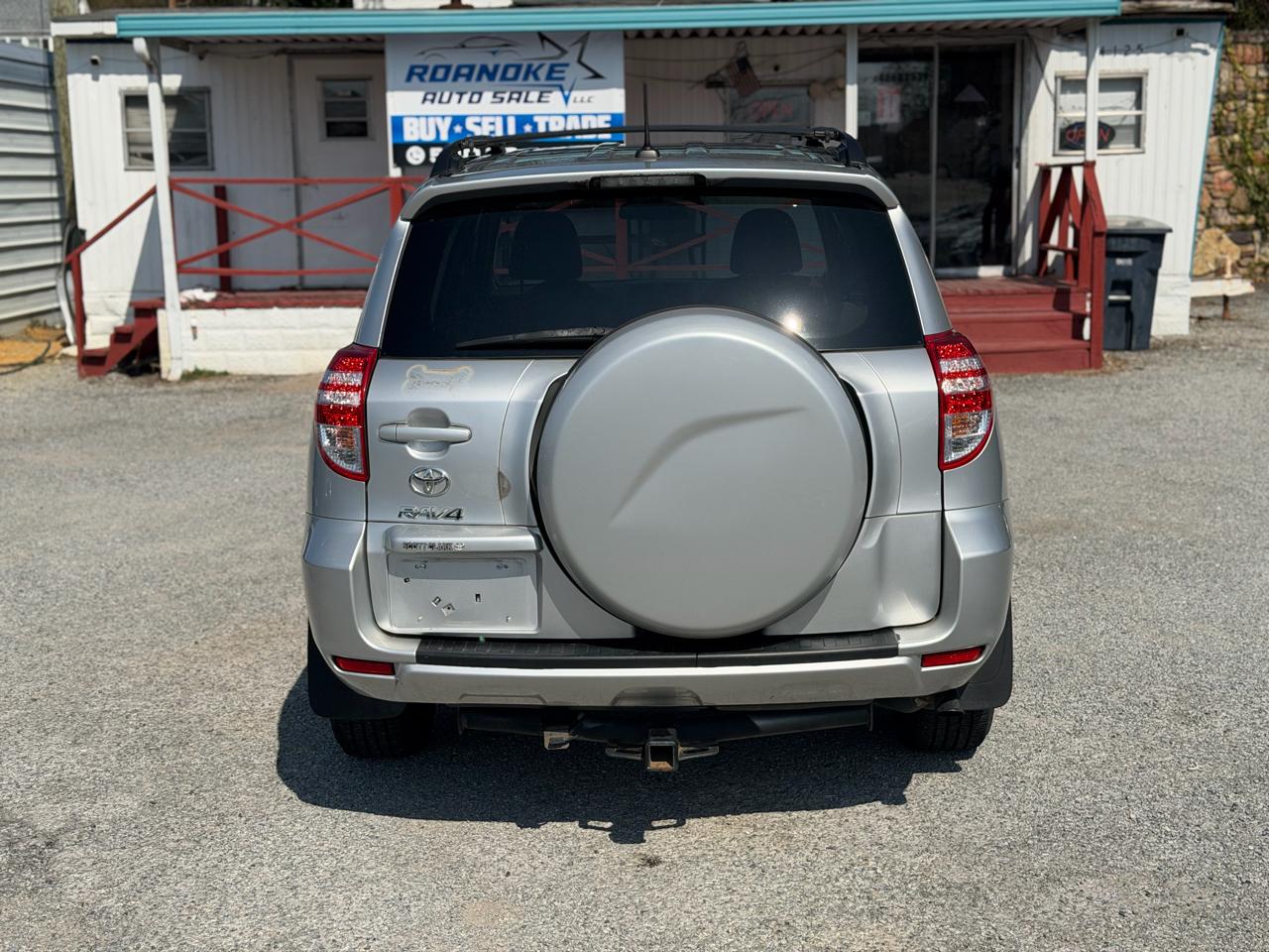 Toyota RAV4 Base I4 2WD 2011