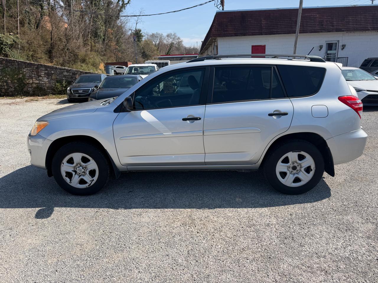 Toyota RAV4 Base I4 2WD 2011