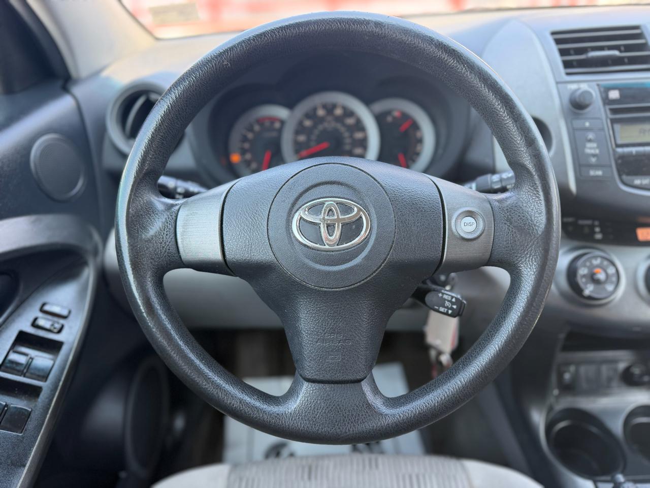 Toyota RAV4 Base I4 2WD 2011