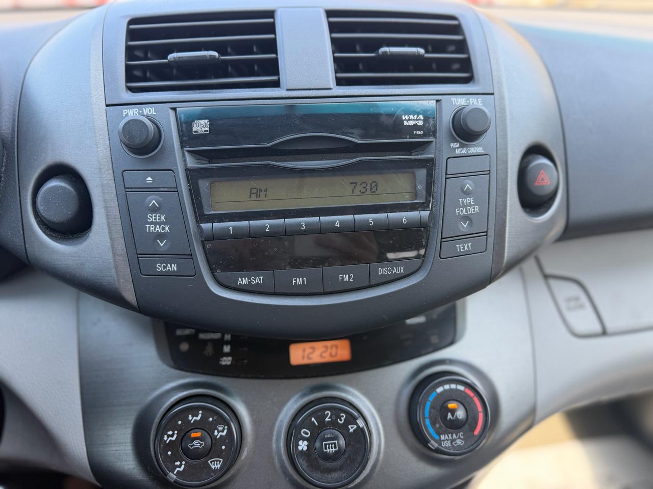 Toyota RAV4 Base I4 2WD 2011