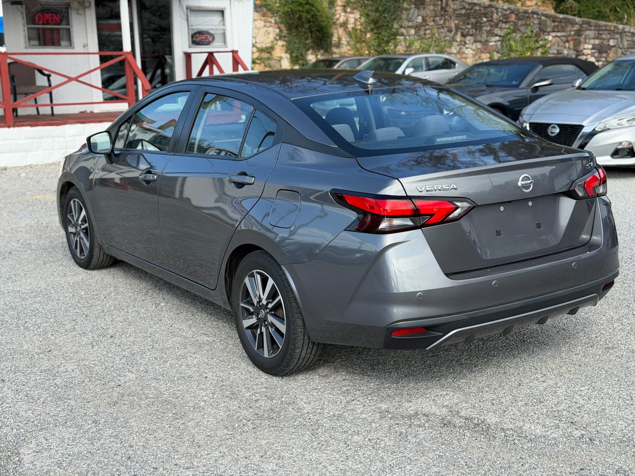 Nissan Versa SV 2021