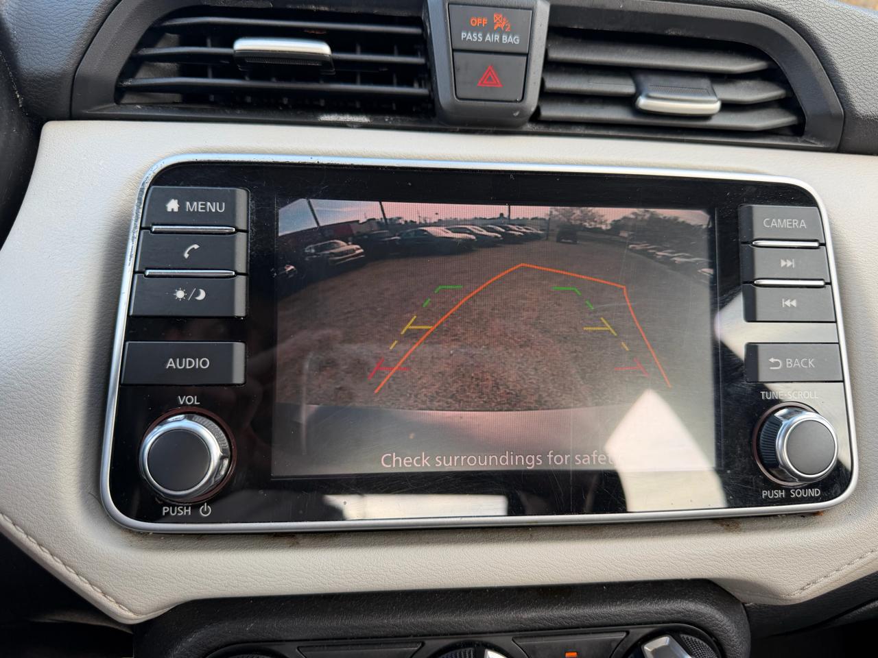 Nissan Versa SV 2021