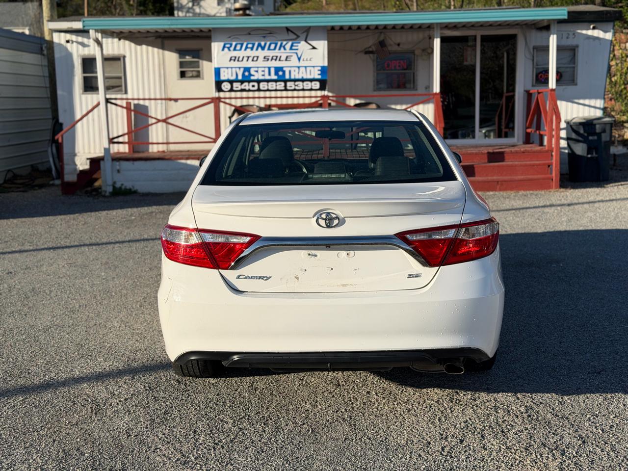 Toyota Camry SE 2017