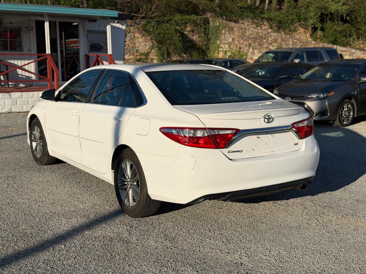 Toyota Camry SE 2017