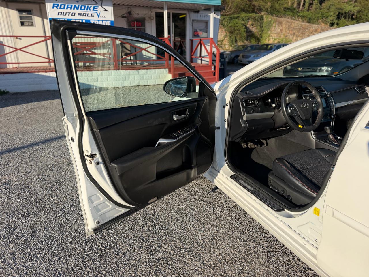 Toyota Camry SE 2017