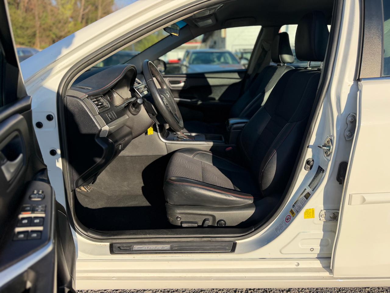 Toyota Camry SE 2017