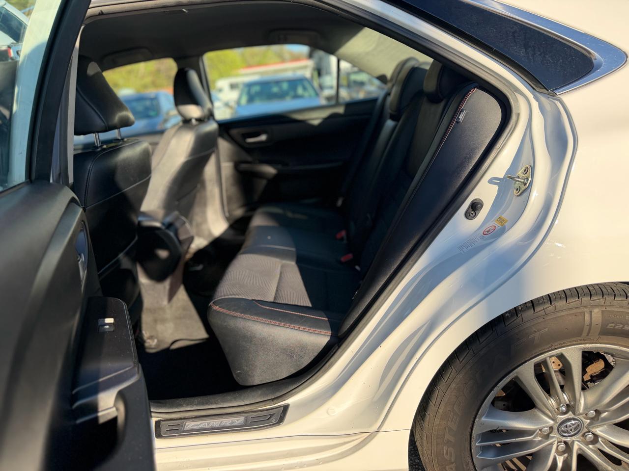 Toyota Camry SE 2017