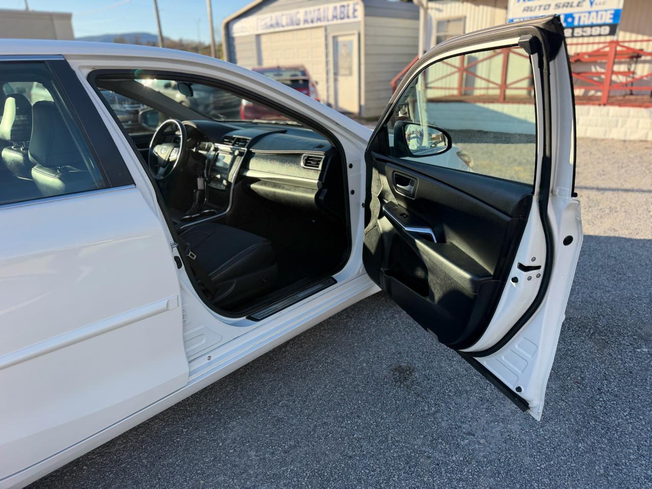 Toyota Camry SE 2017