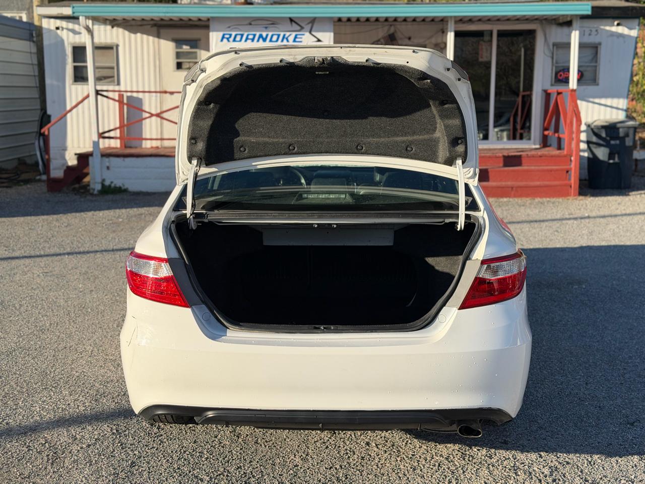 Toyota Camry SE 2017