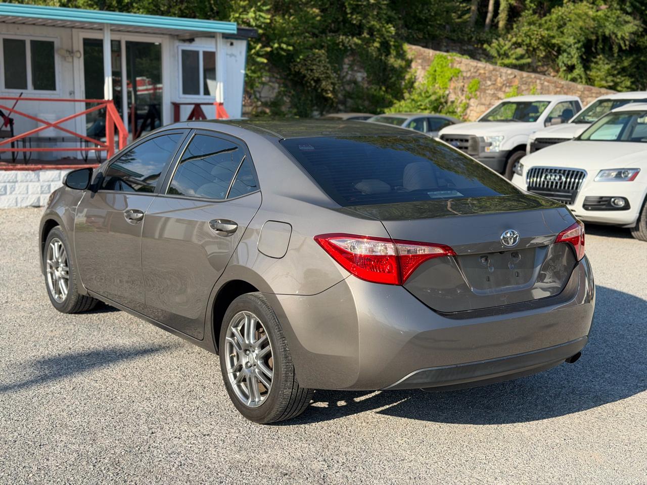 Toyota Corolla XLE CVT 2019