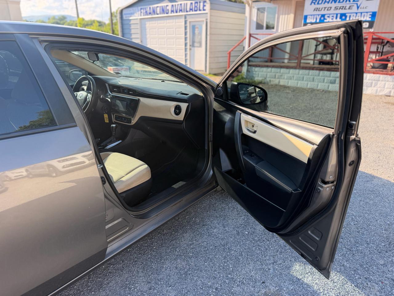 Toyota Corolla XLE CVT 2019