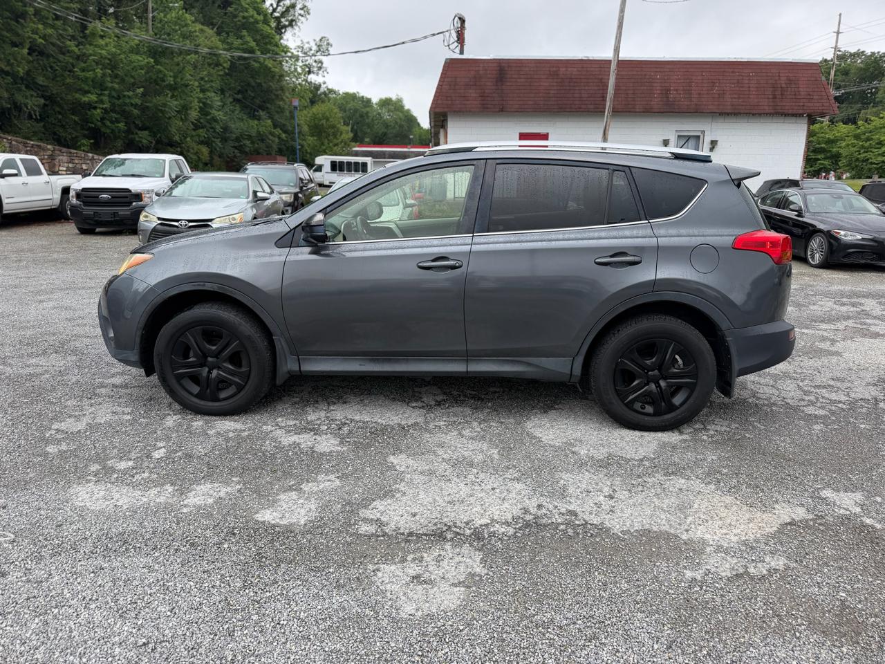 Toyota RAV4 LE AWD 2013