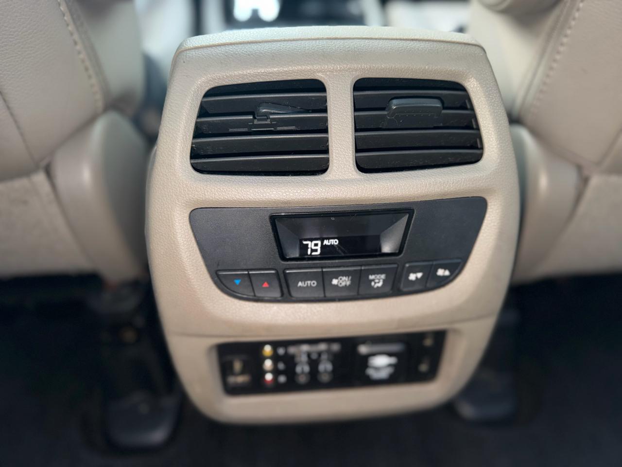 Honda Pilot Touring 2WD 2016