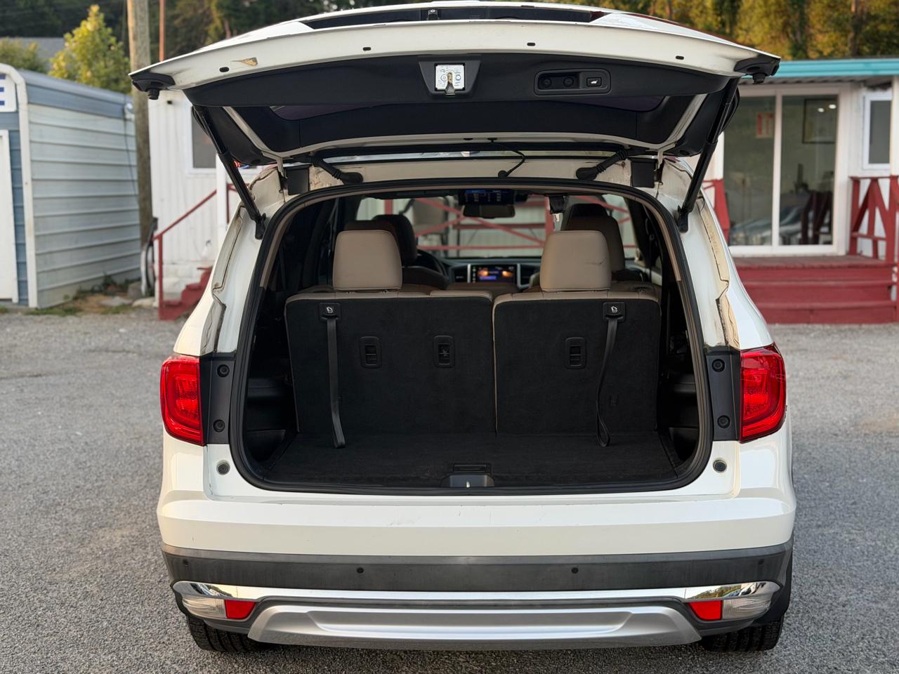 Honda Pilot Touring 2WD 2016