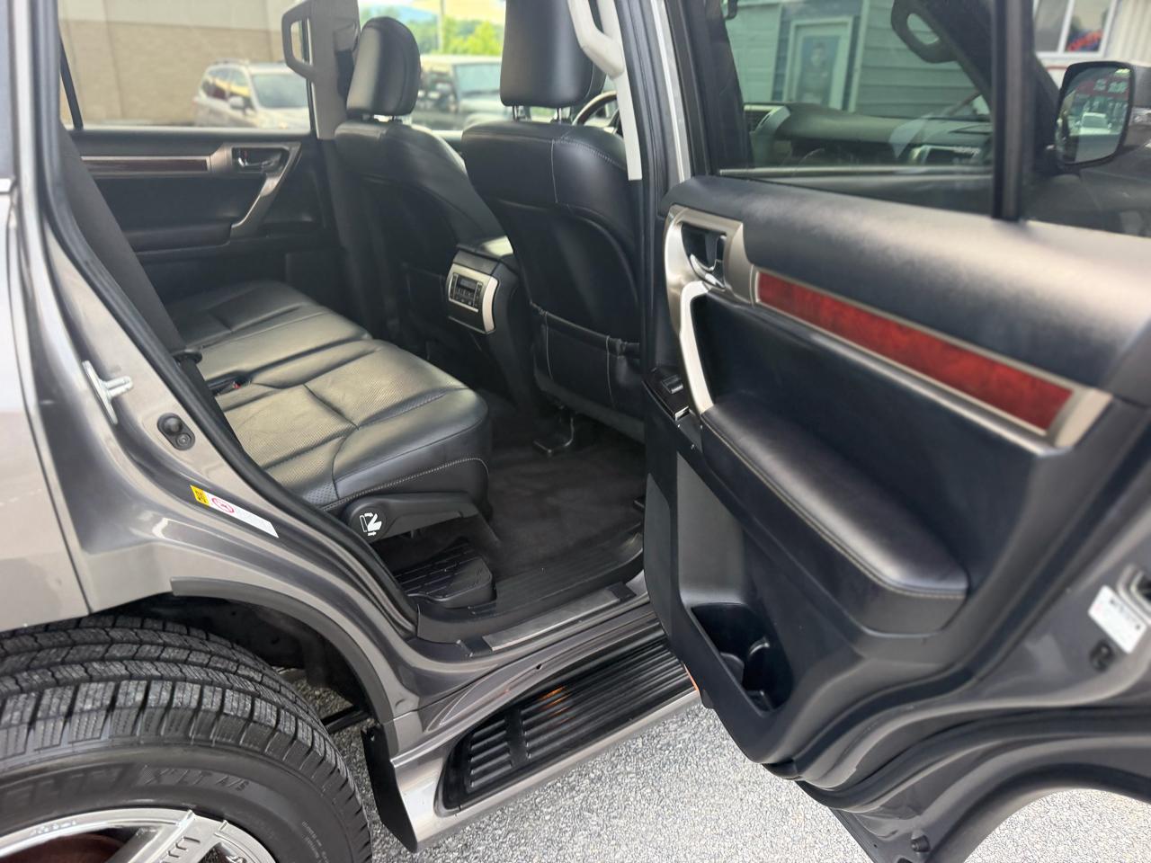 Lexus GX 460 Sport Utility 2010