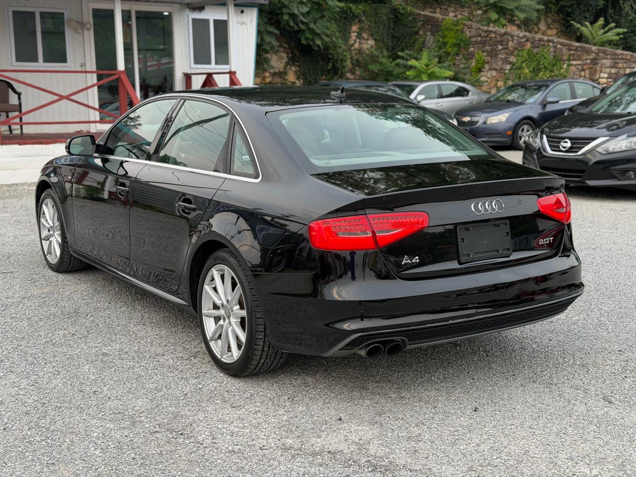 Audi A4 2.0T Sedan quattro Tiptronic 2015