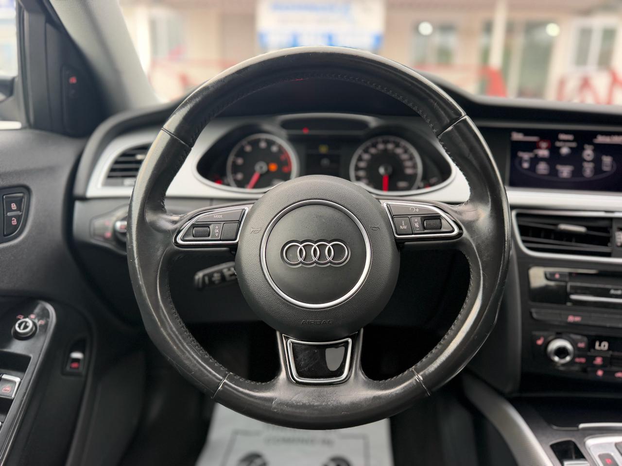 Audi A4 2.0T Sedan quattro Tiptronic 2015