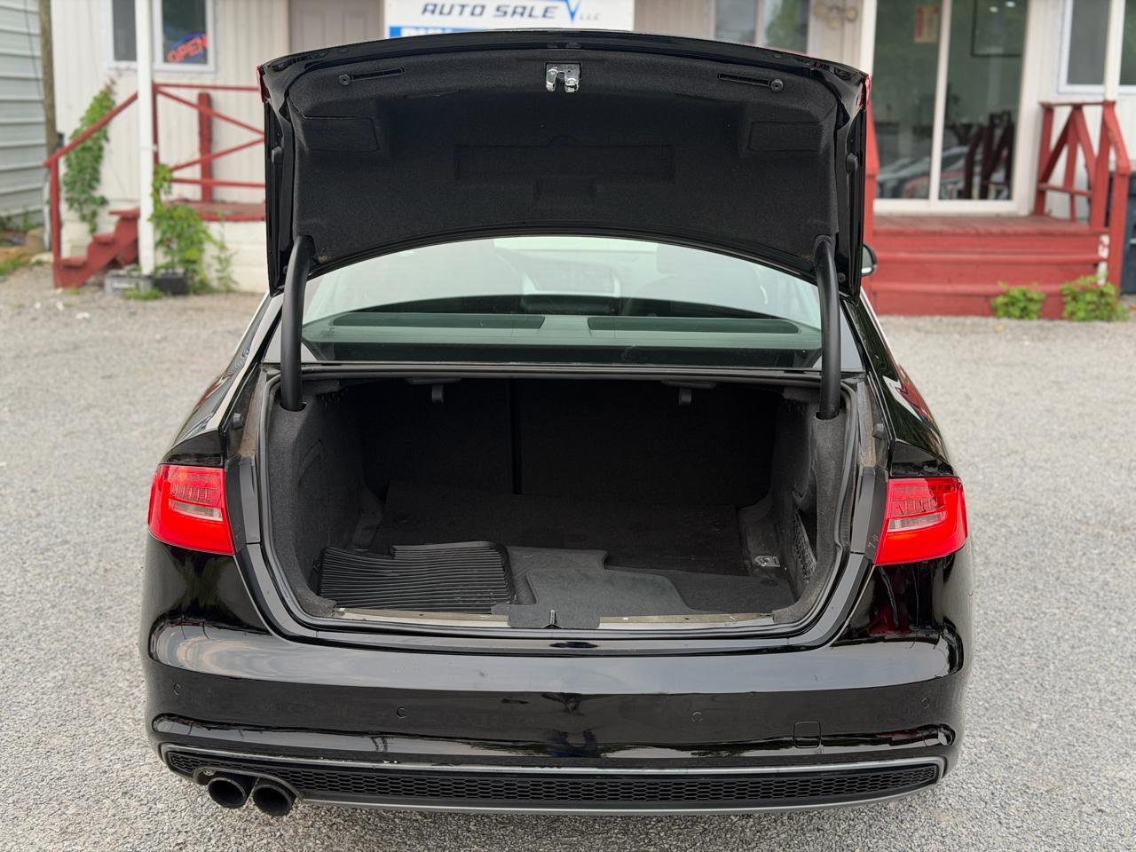 Audi A4 2.0T Sedan quattro Tiptronic 2015