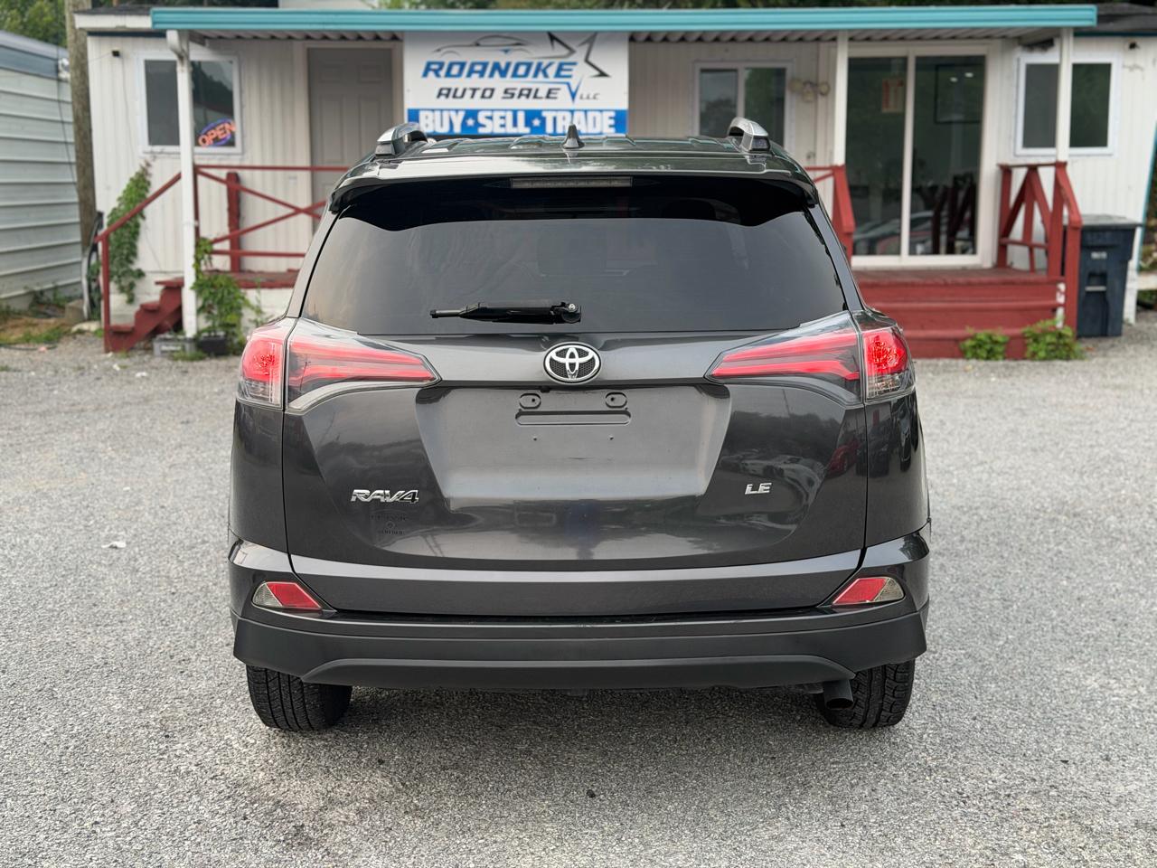 Toyota RAV4 LE FWD 2016