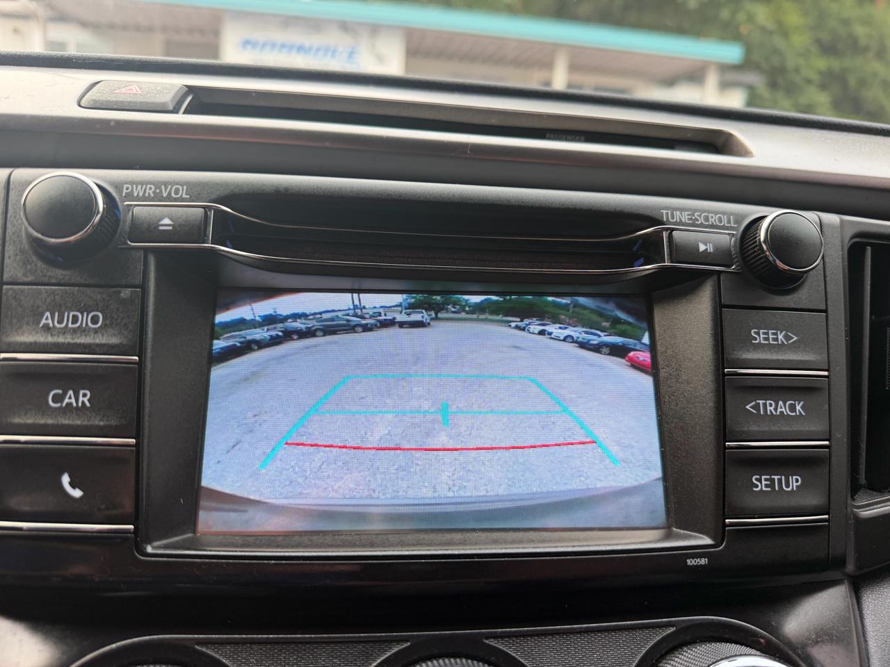 Toyota RAV4 LE FWD 2016