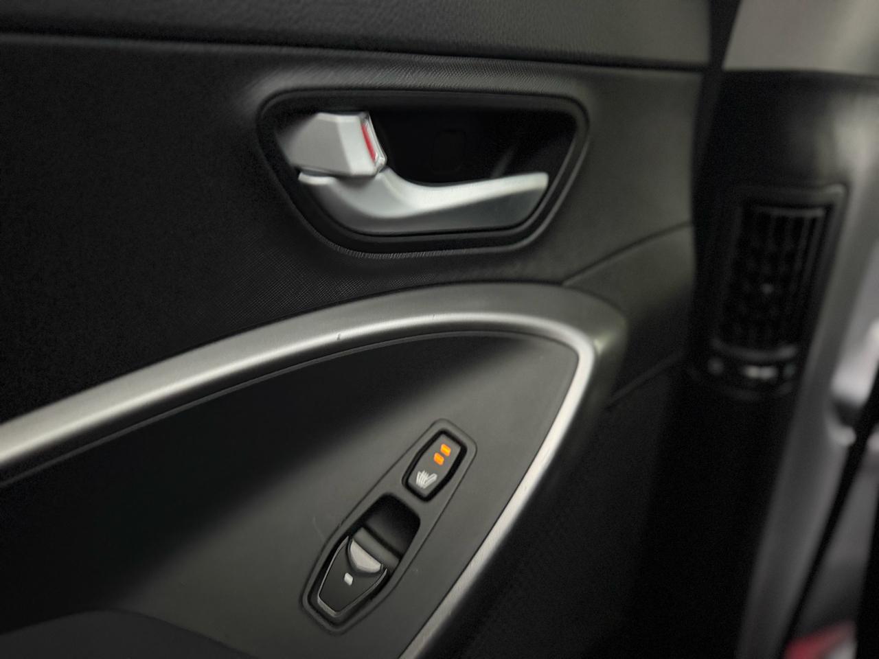 Hyundai Santa Fe Limited FWD 2013