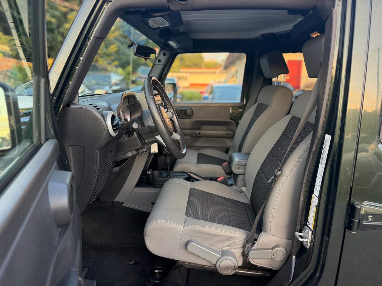 Jeep Wrangler Unlimited Sahara 4WD 2010