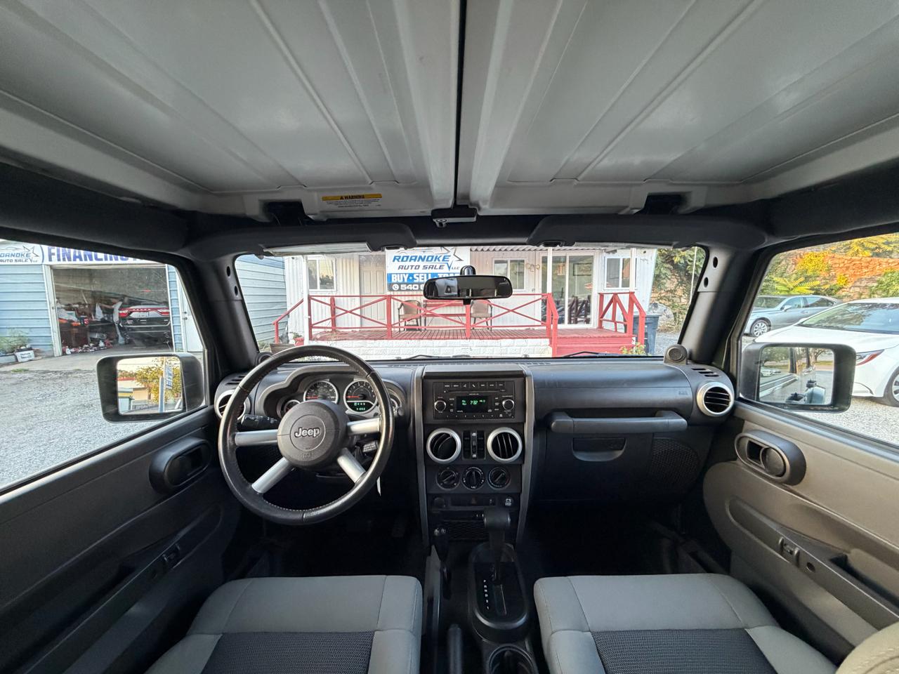 Jeep Wrangler Unlimited Sahara 4WD 2010