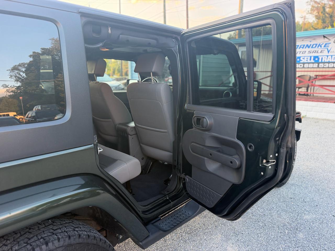 Jeep Wrangler Unlimited Sahara 4WD 2010