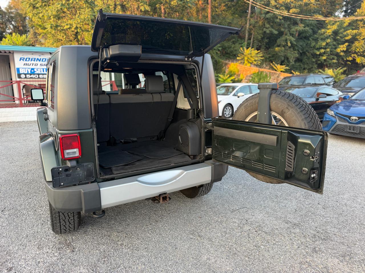 Jeep Wrangler Unlimited Sahara 4WD 2010