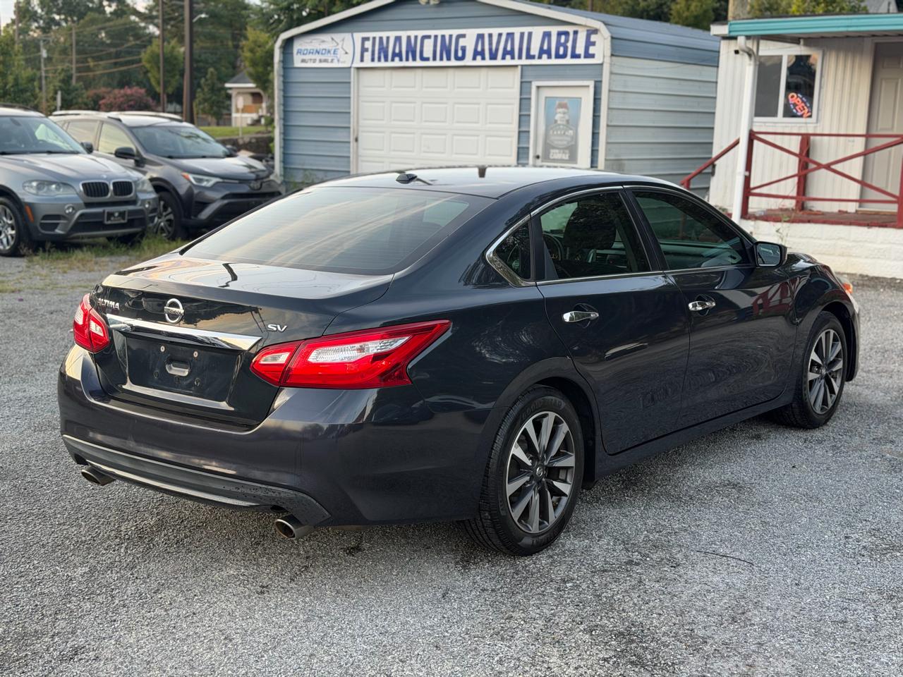 Nissan Altima photo 3