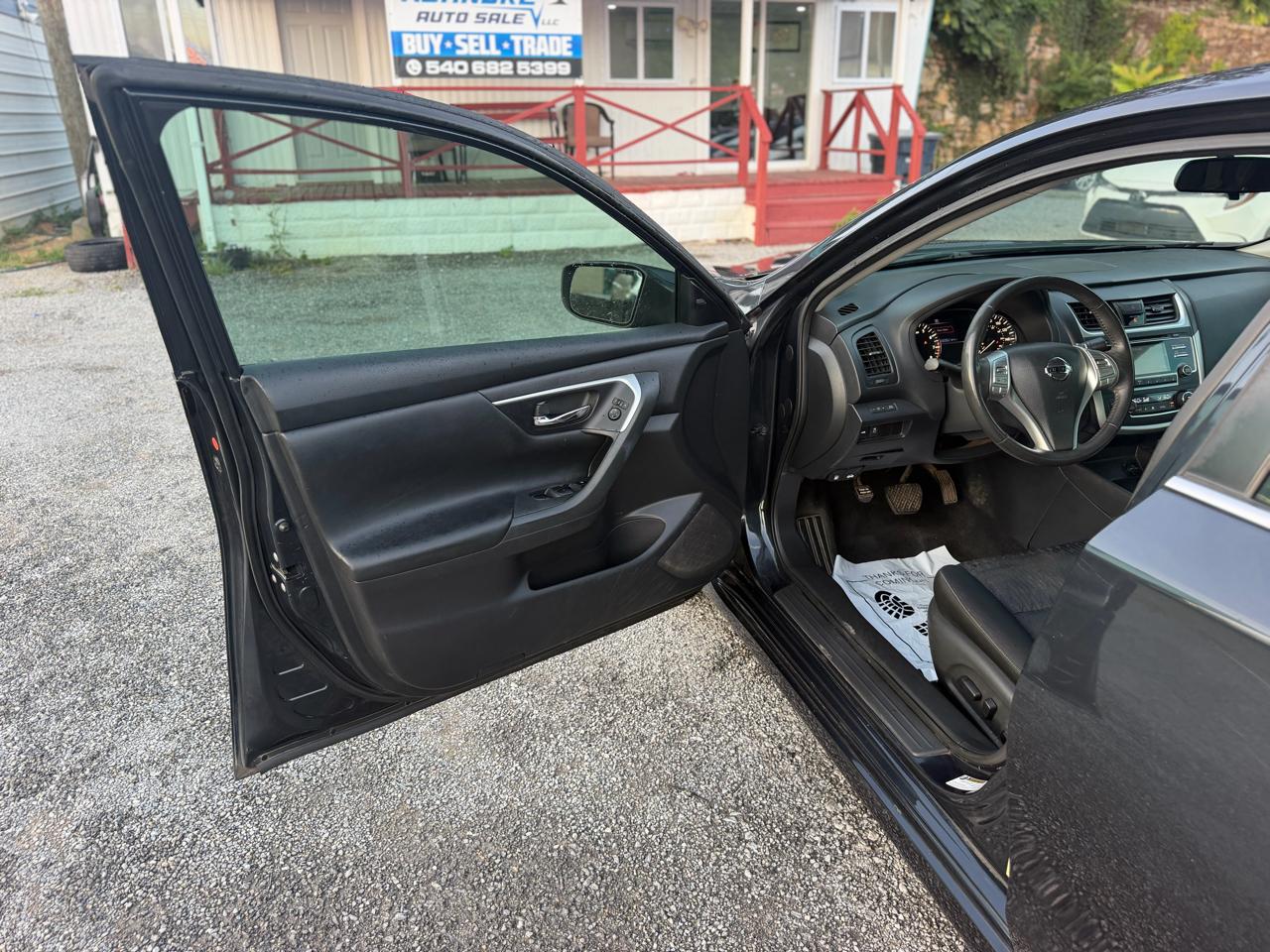 Nissan Altima photo 8