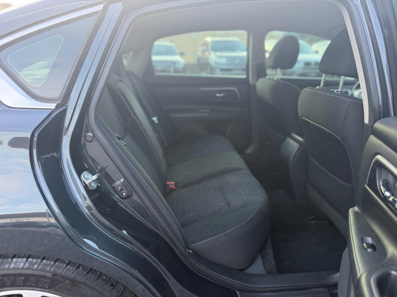 Nissan Altima photo 19