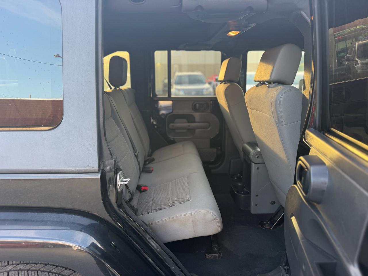 Jeep Wrangler photo 17
