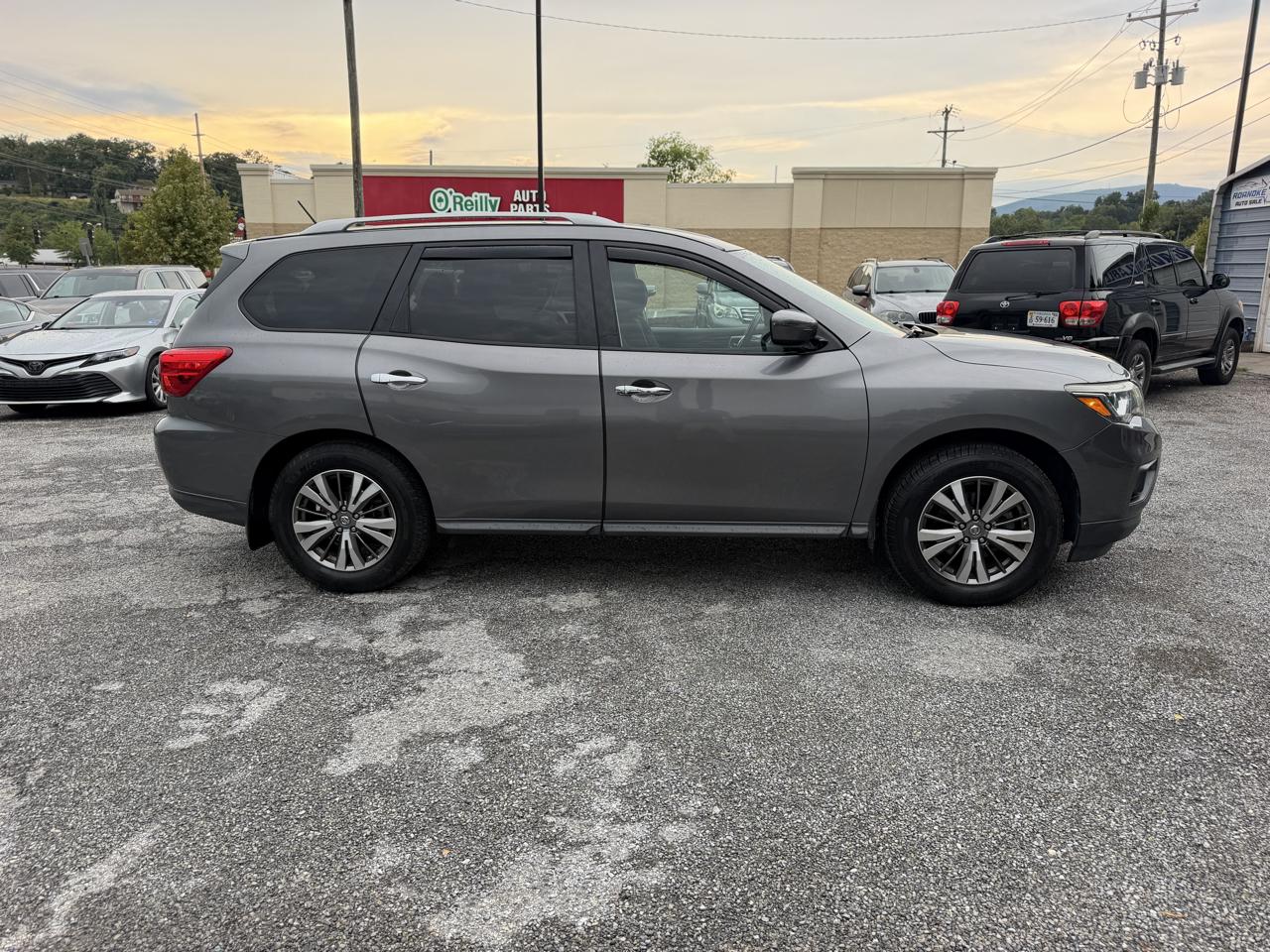 Nissan Pathfinder S 2WD 2018