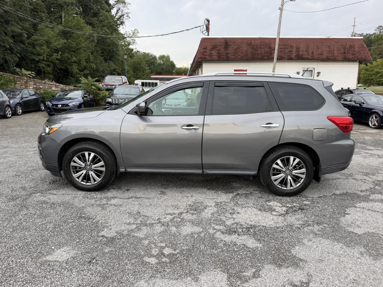 Nissan Pathfinder S 2WD 2018