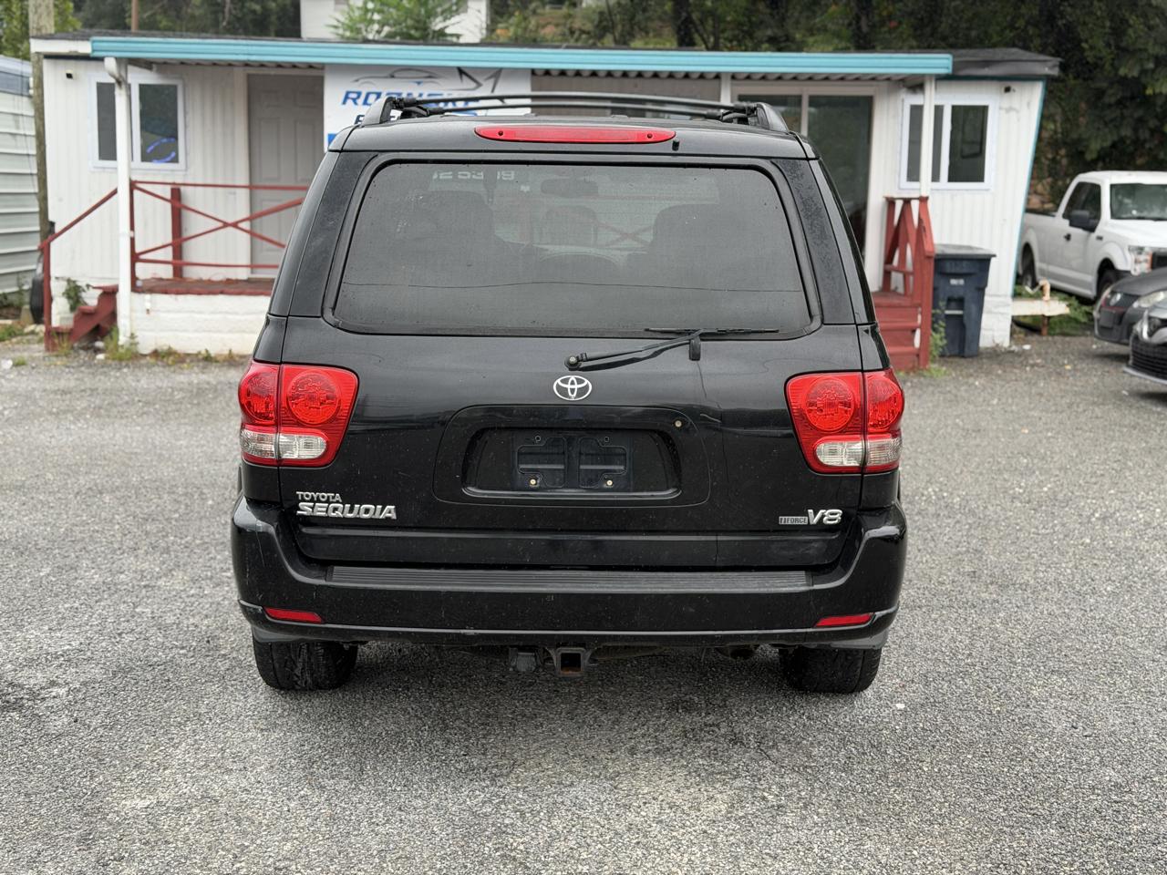 Toyota Sequoia Limited 2WD 2006