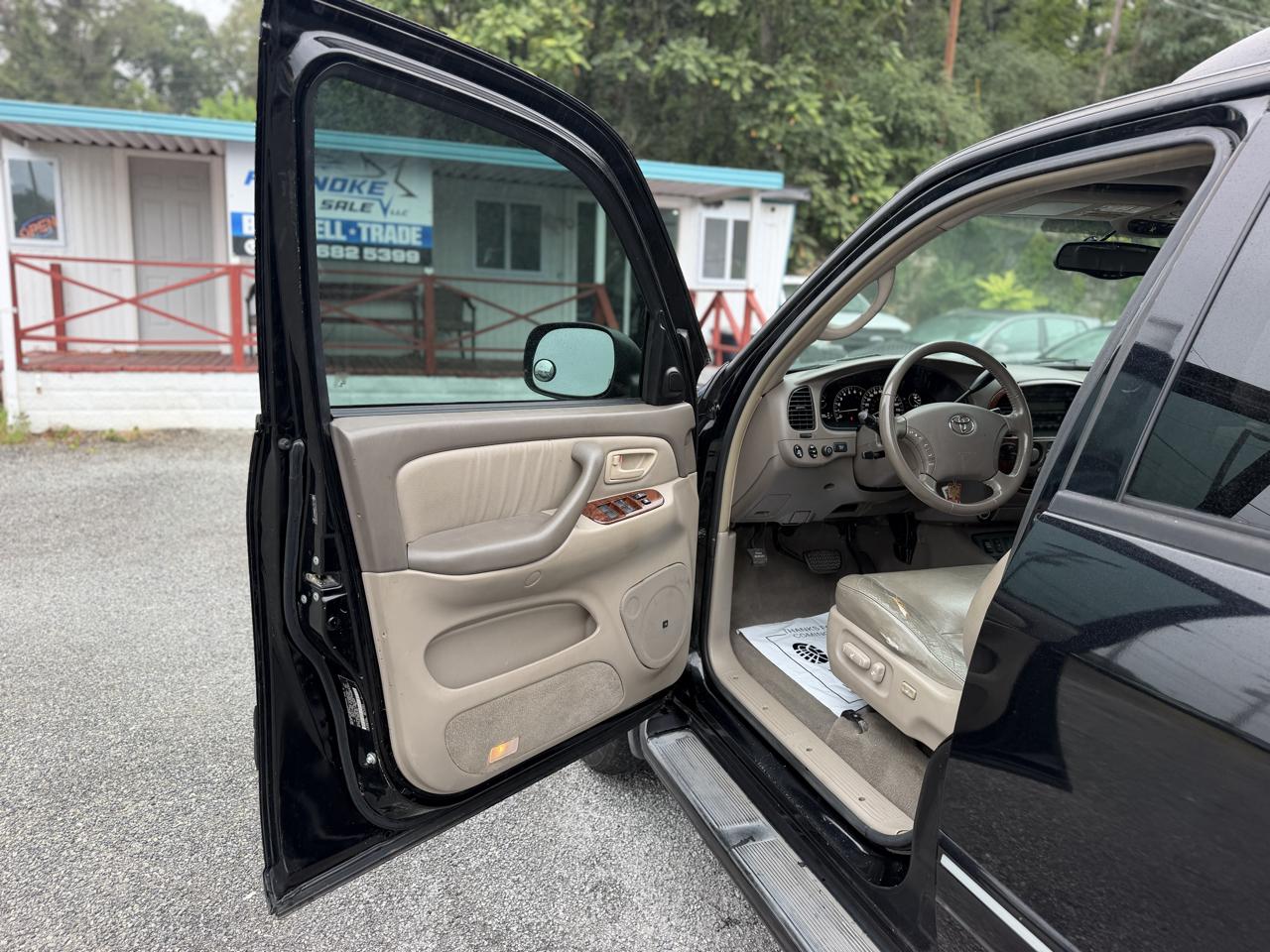 Toyota Sequoia Limited 2WD 2006