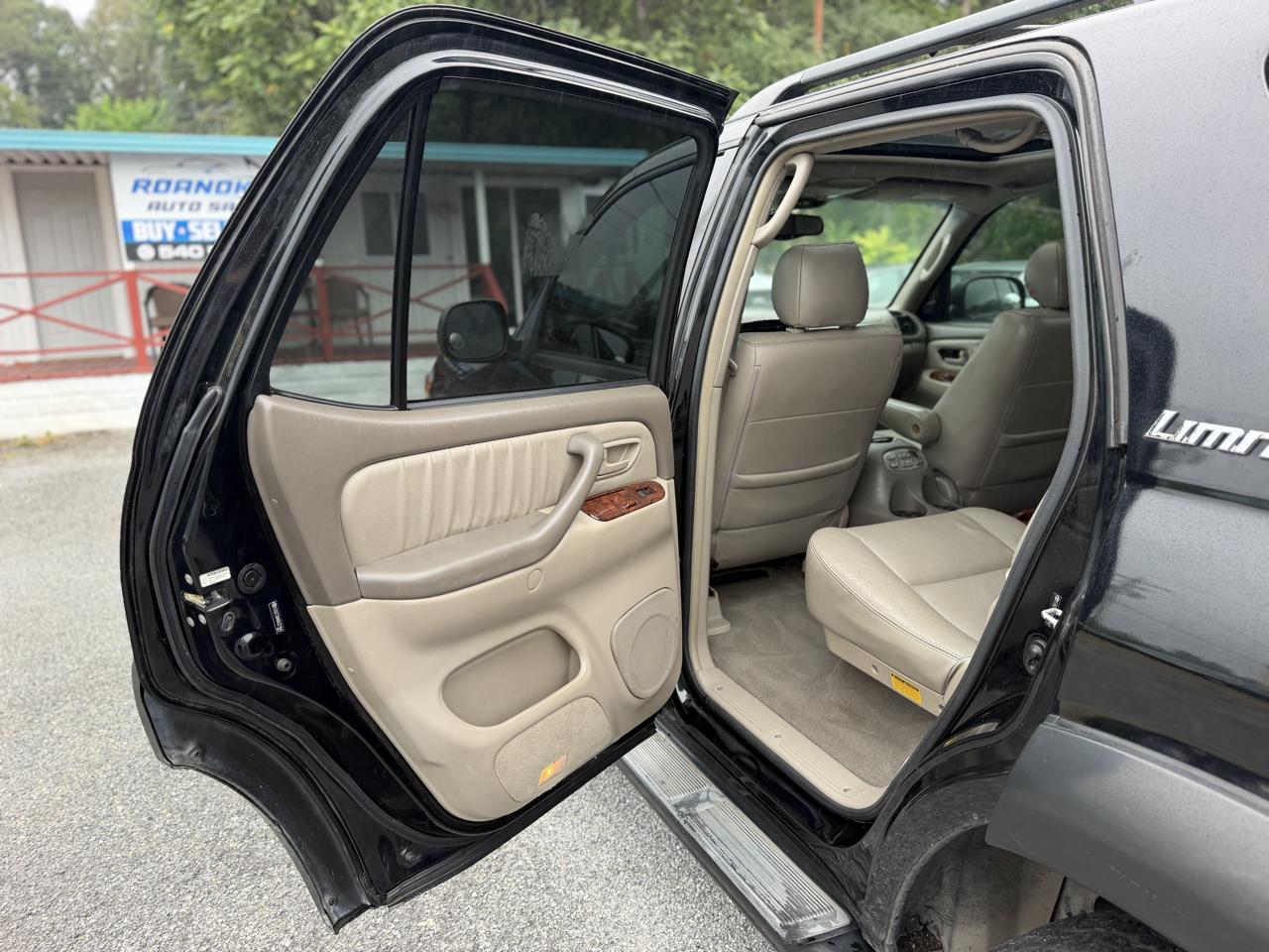 Toyota Sequoia Limited 2WD 2006