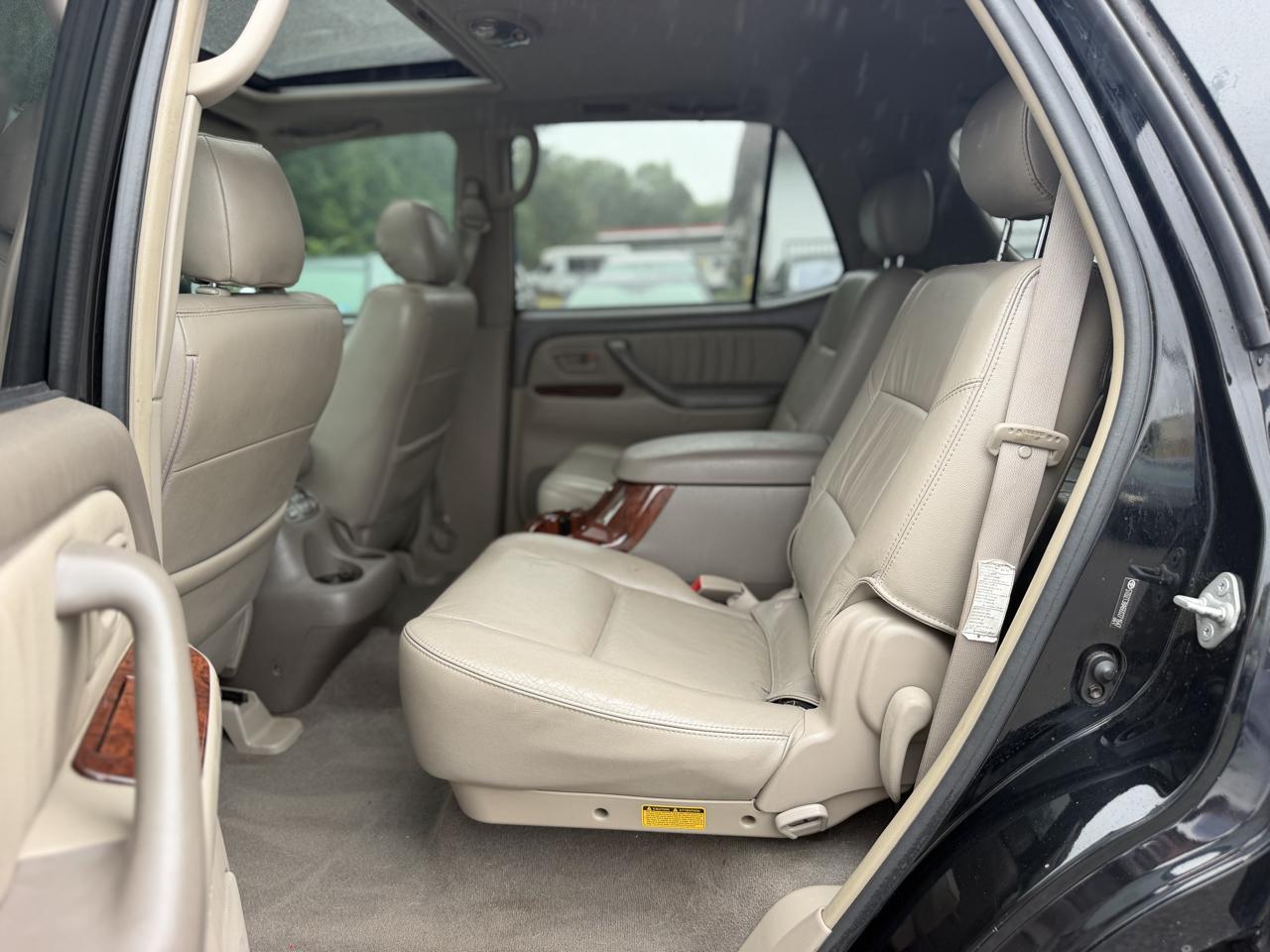 Toyota Sequoia Limited 2WD 2006