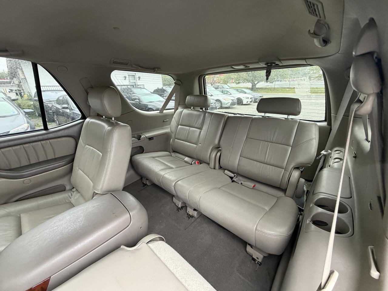 Toyota Sequoia Limited 2WD 2006