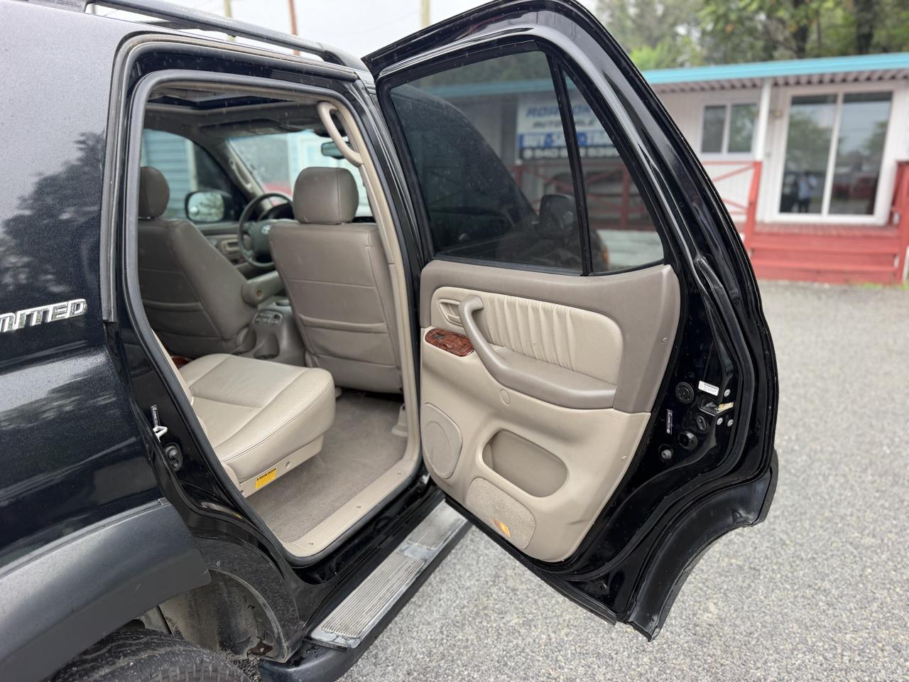 Toyota Sequoia Limited 2WD 2006