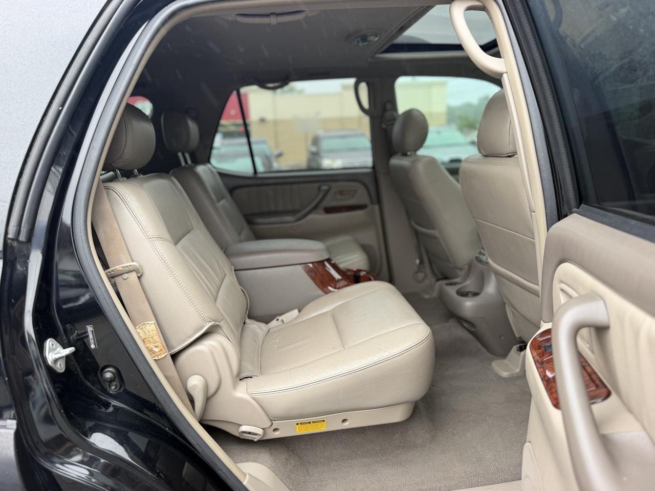 Toyota Sequoia Limited 2WD 2006