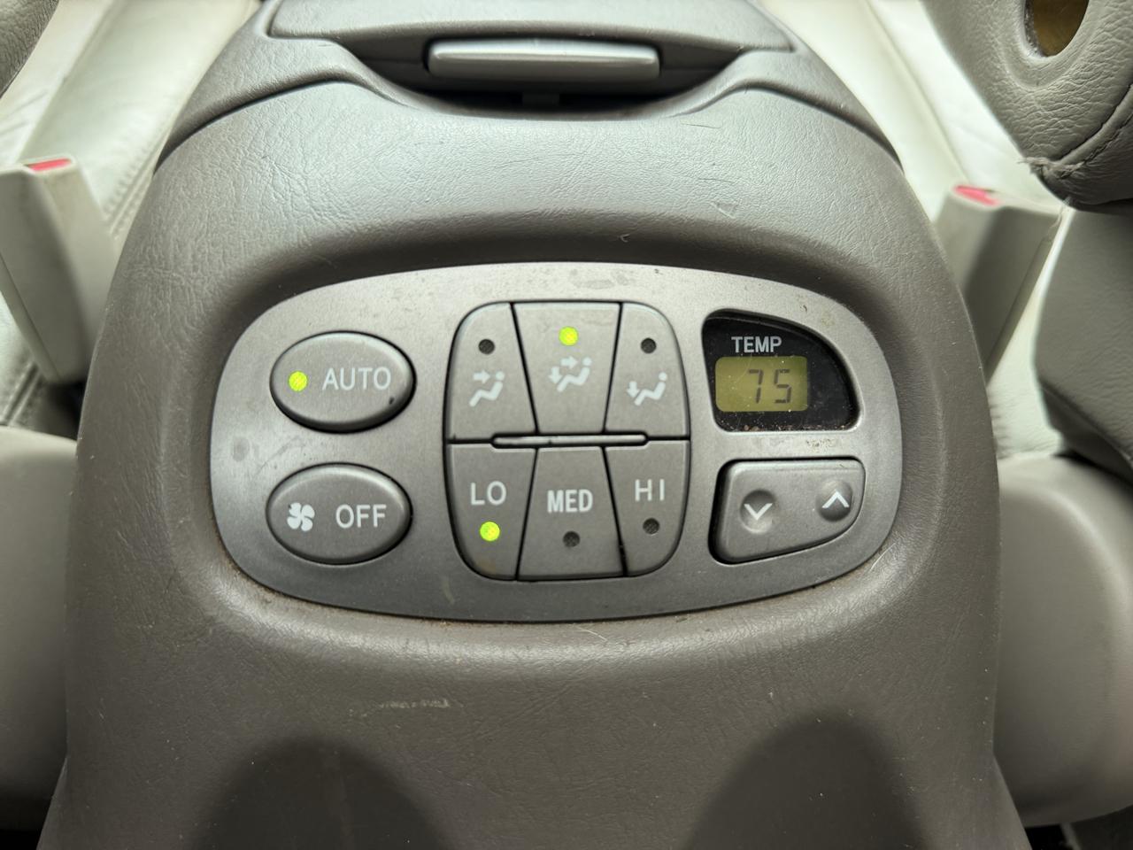Toyota Sequoia Limited 2WD 2006