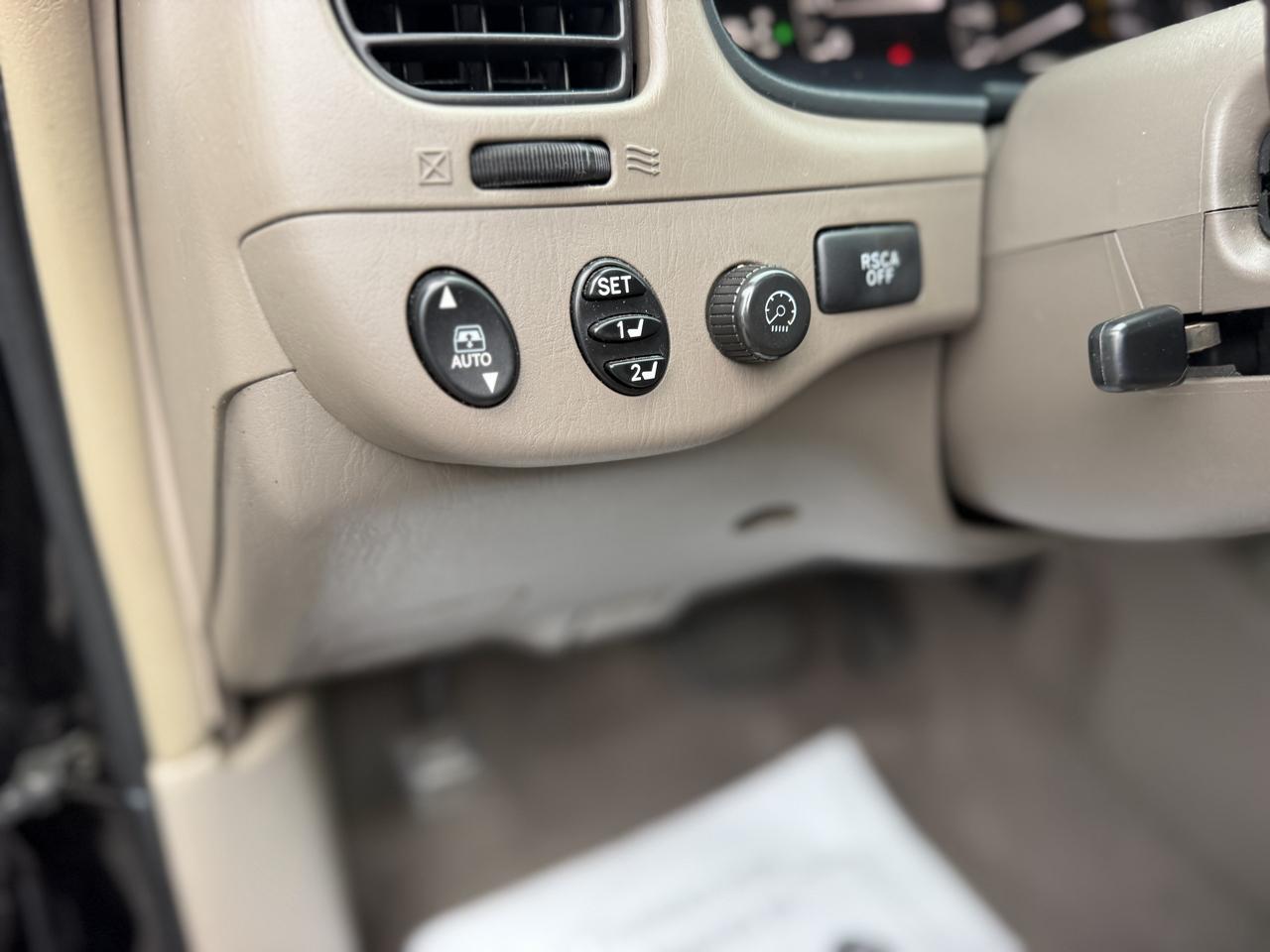 Toyota Sequoia Limited 2WD 2006