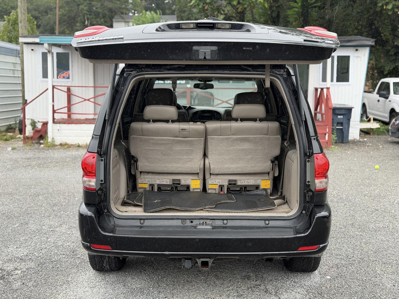 Toyota Sequoia Limited 2WD 2006