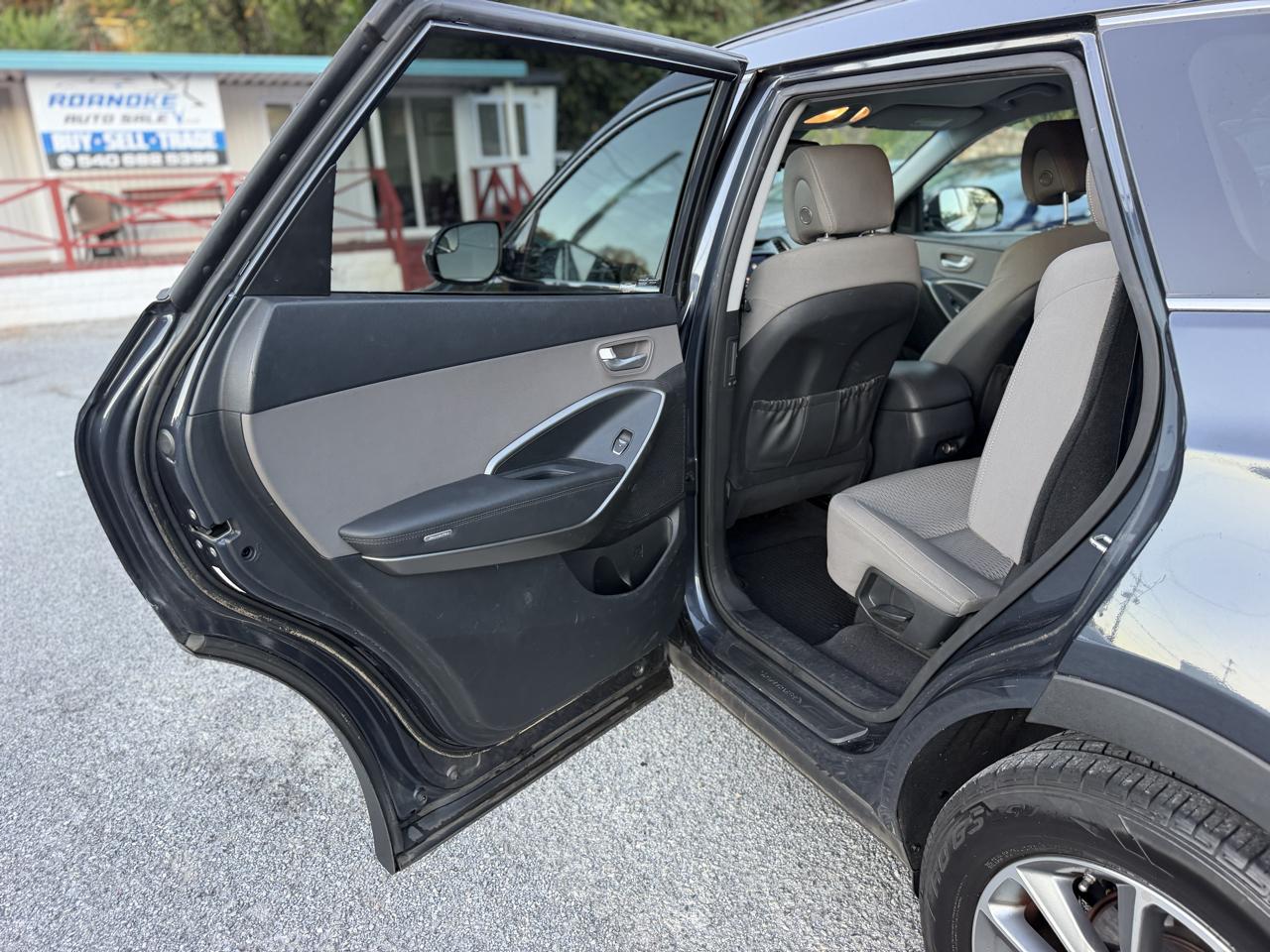 Hyundai Santa Fe SE FWD 2017